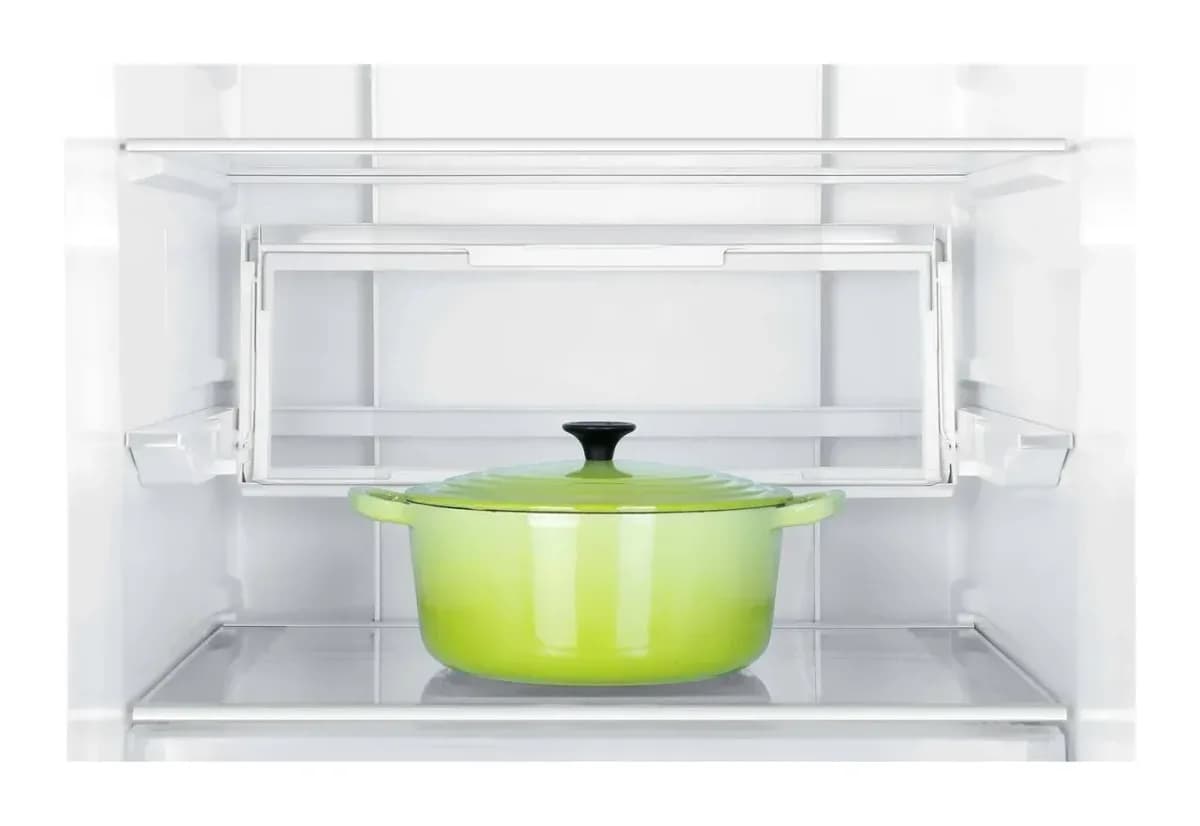 Холодильник с морозильником Haier C4F640CGGU1