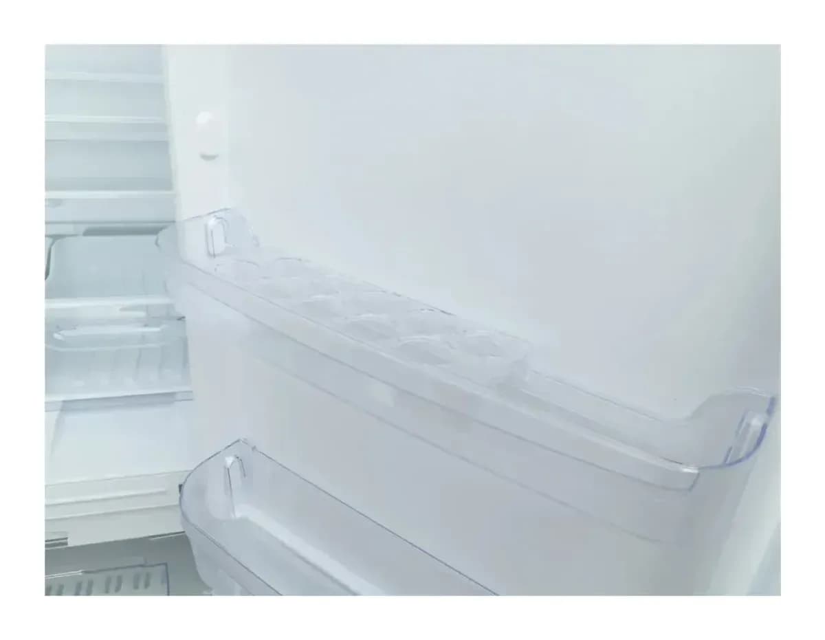 Холодильник с морозильником Indesit ES 20 A
